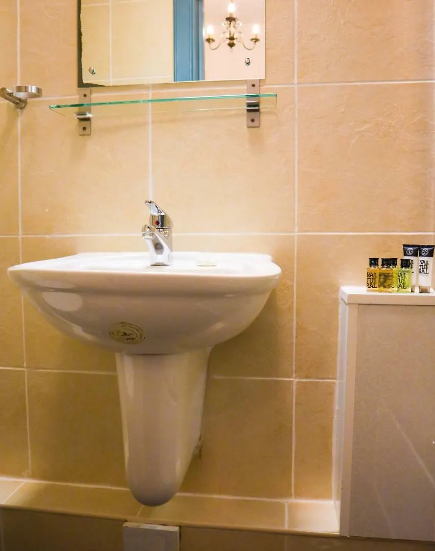 ***  New Town Guest House (Adults Only) エディンバラ イギリス